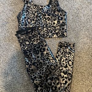 DYI Define your inspiration High Shine Leggings and Crop Top/Sports Bra Outfit